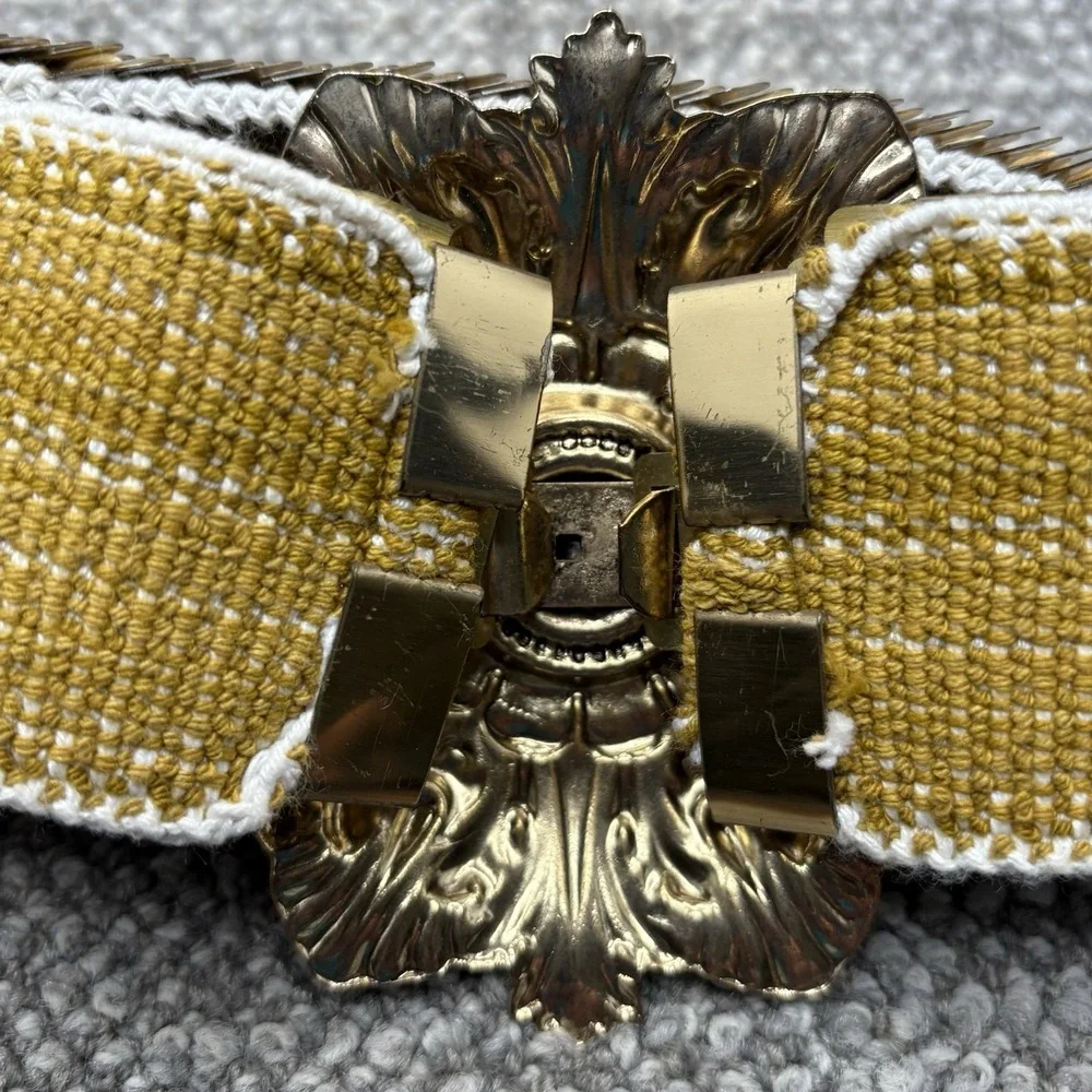 Women Belt Elastic‎ Textured Large Golden Color Clasp Wide VTG Castle H18